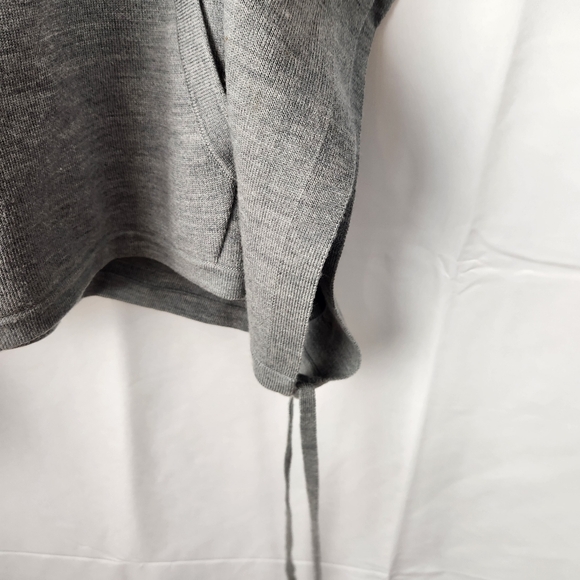 Lululemon All In A Day Hooded Poncho O/S in EUC - Picture 9 of 12